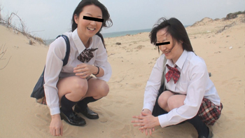 レズフェティシズム～ピチピチビーチで露出する女子校生たち～１