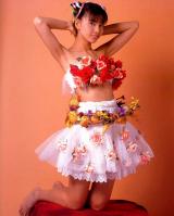 加藤夏希　ワンピース　ドレス　白　花飾り　脇の下　超ミニ　ノーブラ　薔薇　ローズ　