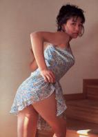田村英里子　水着　ワンピース　ドレス　カラフル　階段　ミニ　太腿